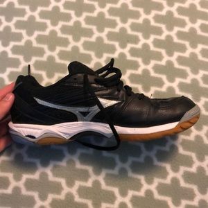 mizuno indoor running shoes